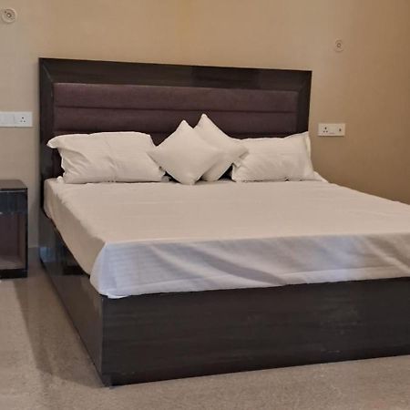 Shree Janki Palace Hotell Ayodhya Exteriör bild