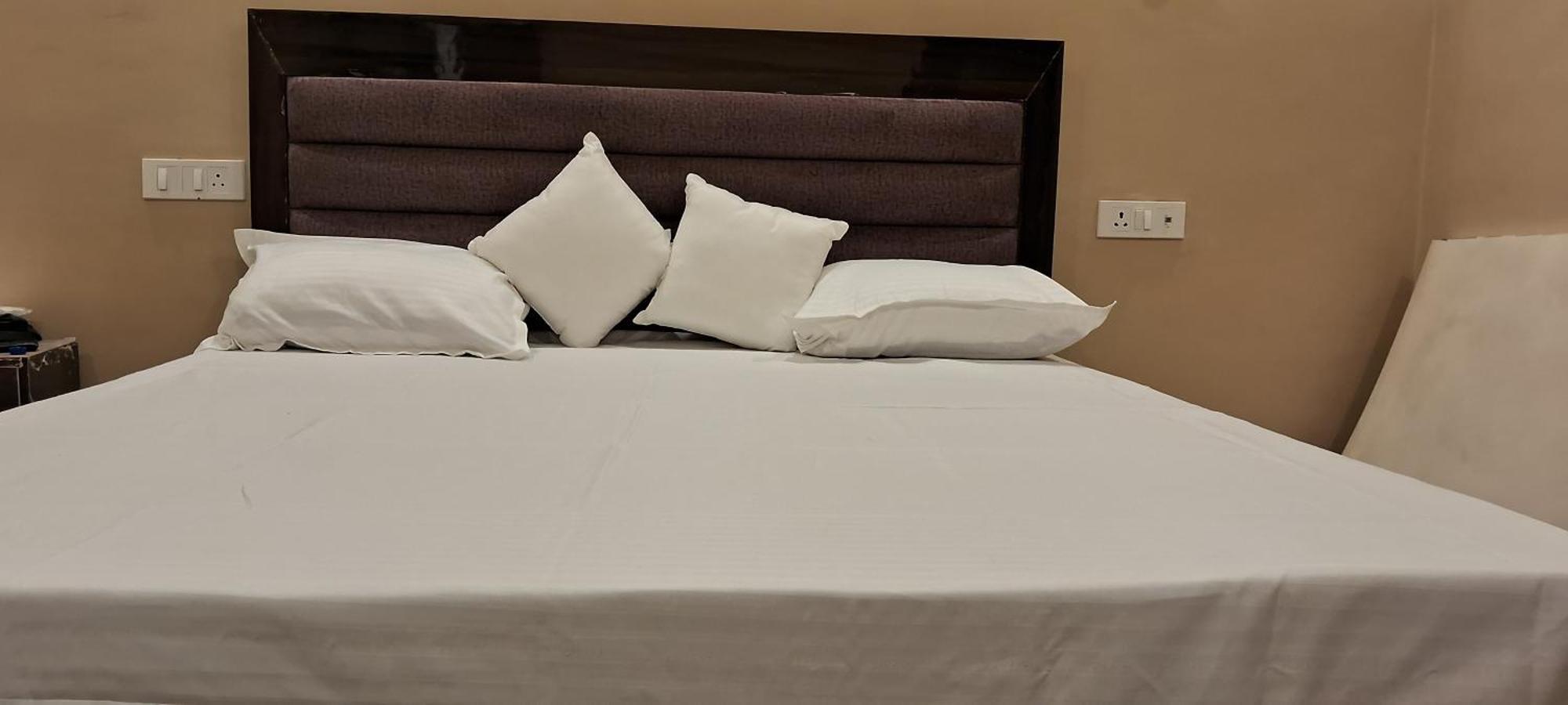 Shree Janki Palace Hotell Ayodhya Exteriör bild